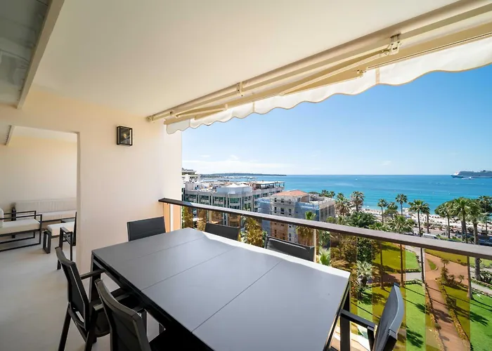 Charming Oasis With Terrace 4 Bd- 8p - * Cannes